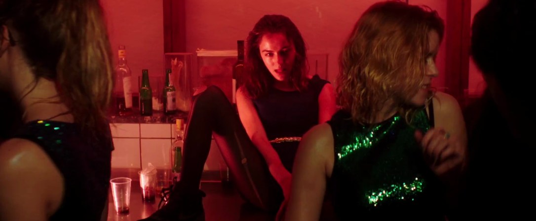 raw_grave_julia_ducournau_GARANCE-MARILLIER_film-06A