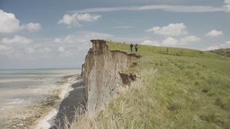 051-mcavoy-vikander-wenders-©submergence-sarl_preview